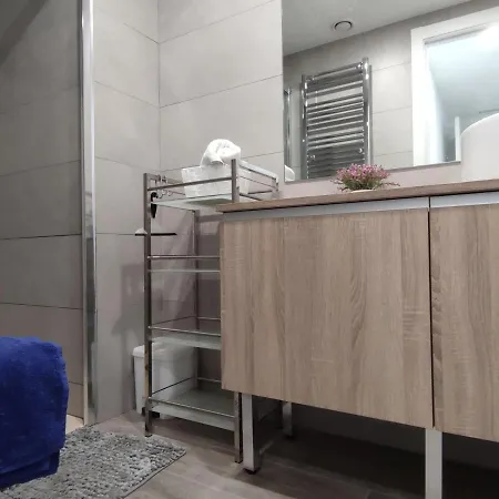Apartamento De Lujo En Primera Linea Con Piscina En - Es-209-70 *