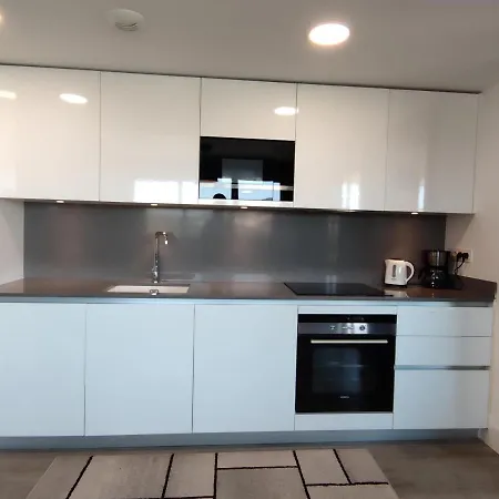 Apartamento De Lujo En Primera Linea Con Piscina En - Es-209-70